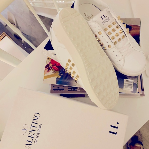 Brand new Valentino sneaker size 8 purchased from Holt - Picture 2 of 7